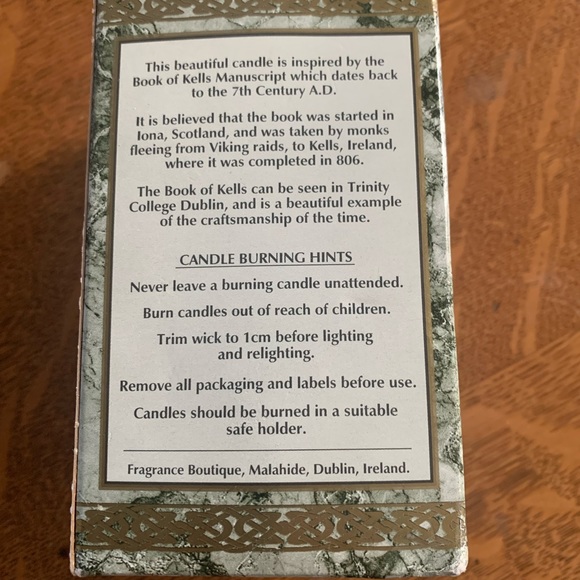 Book of Kells Irish Candle - Picture 3 of 4